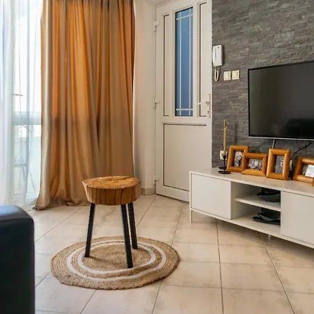 Appartement Modern With Balcony Near Shopping Mall